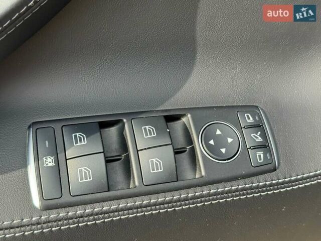 Черный Тесла Модель С, объемом двигателя 0 л и пробегом 195 тыс. км за 17700 $, фото 3 на Automoto.ua