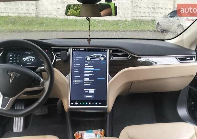 Черный Тесла Модель С, объемом двигателя 0 л и пробегом 125 тыс. км за 12444 $, фото 7 на Automoto.ua