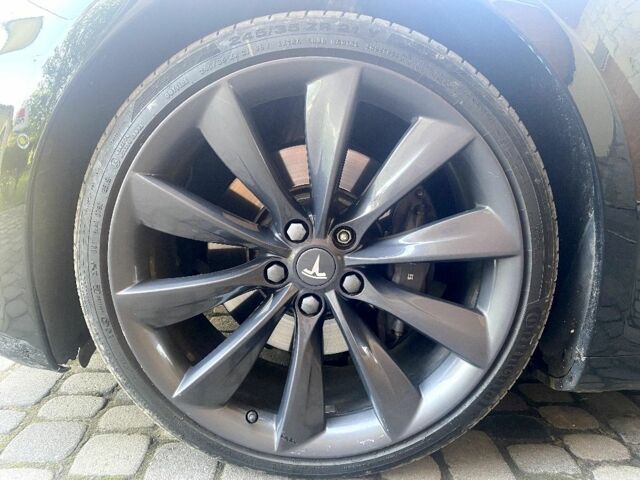 Чорний Тесла Модель С, об'ємом двигуна 0 л та пробігом 90 тис. км за 18900 $, фото 5 на Automoto.ua