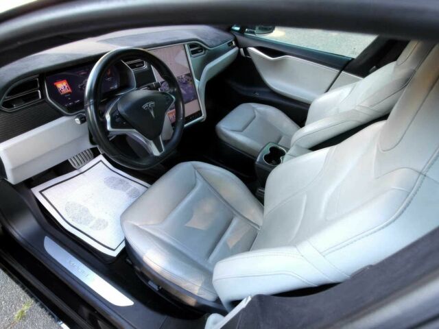 Тесла Модель С 2016 у Львові на Automoto.ua Чорний Тесла Модель С, об'ємом двигуна 0 л та пробігом 77 тис. км за 13400 $, фото 8 на Automoto.ua