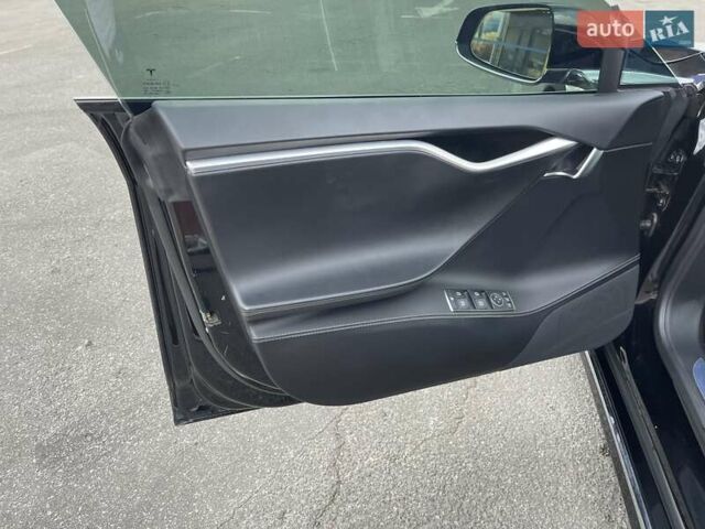 Черный Тесла Модель С, объемом двигателя 0 л и пробегом 119 тыс. км за 15800 $, фото 4 на Automoto.ua