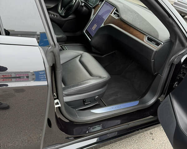 Чорний Тесла Модель С, об'ємом двигуна 0 л та пробігом 125 тис. км за 21000 $, фото 10 на Automoto.ua