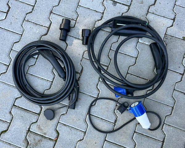 Черный Тесла Модель С, объемом двигателя 0 л и пробегом 222 тыс. км за 15800 $, фото 7 на Automoto.ua