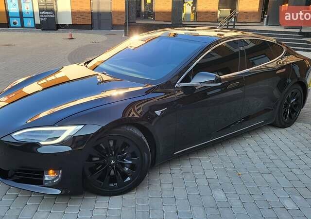 Черный Тесла Модель С, объемом двигателя 0 л и пробегом 83 тыс. км за 19900 $, фото 2 на Automoto.ua