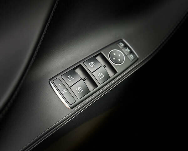 Черный Тесла Модель С, объемом двигателя 0 л и пробегом 147 тыс. км за 17600 $, фото 48 на Automoto.ua