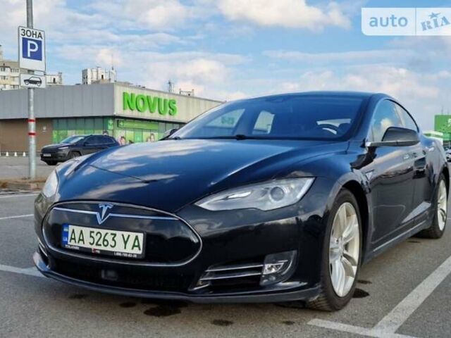 Черный Тесла Модель С, объемом двигателя 0 л и пробегом 126 тыс. км за 20199 $, фото 2 на Automoto.ua