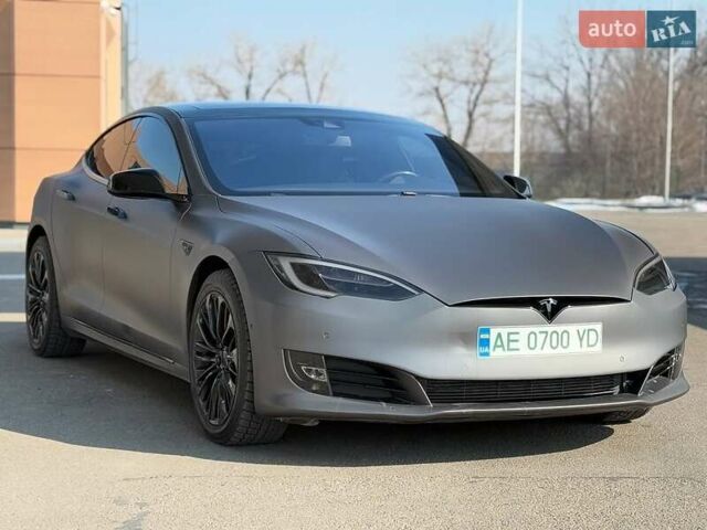 Черный Тесла Модель С, объемом двигателя 0 л и пробегом 210 тыс. км за 19500 $, фото 4 на Automoto.ua