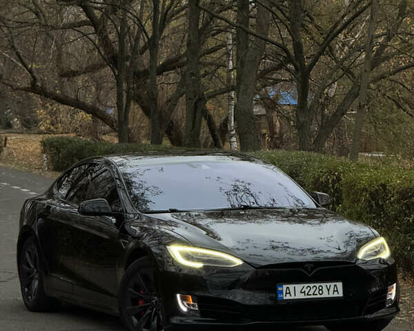 Черный Тесла Модель С, объемом двигателя 0 л и пробегом 98 тыс. км за 21999 $, фото 1 на Automoto.ua