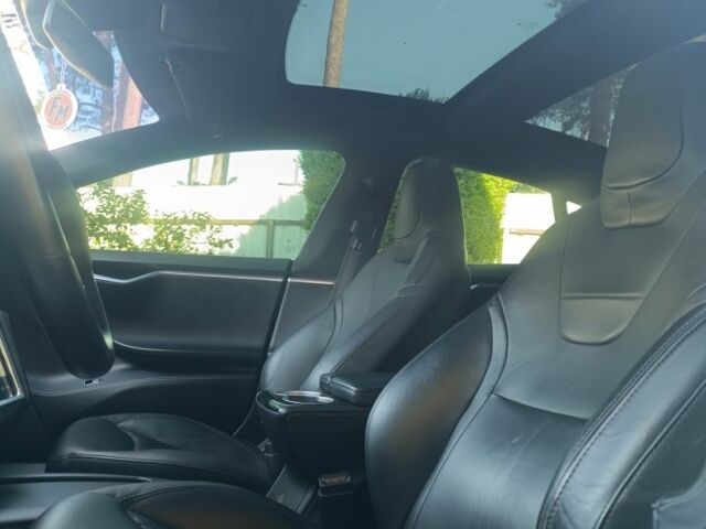 Чорний Тесла Модель С, об'ємом двигуна 0 л та пробігом 90 тис. км за 18900 $, фото 4 на Automoto.ua