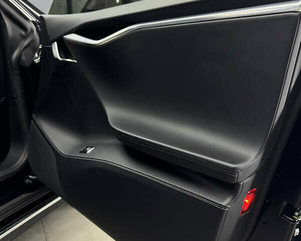 Черный Тесла Модель С, объемом двигателя 0 л и пробегом 147 тыс. км за 17600 $, фото 25 на Automoto.ua