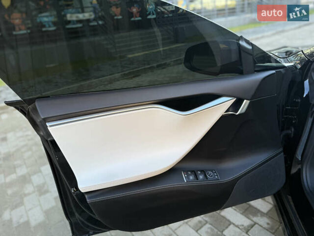 Чорний Тесла Модель С, об'ємом двигуна 0 л та пробігом 60 тис. км за 23000 $, фото 13 на Automoto.ua