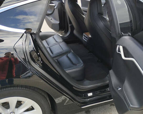 Черный Тесла Модель С, объемом двигателя 0 л и пробегом 56 тыс. км за 17500 $, фото 6 на Automoto.ua