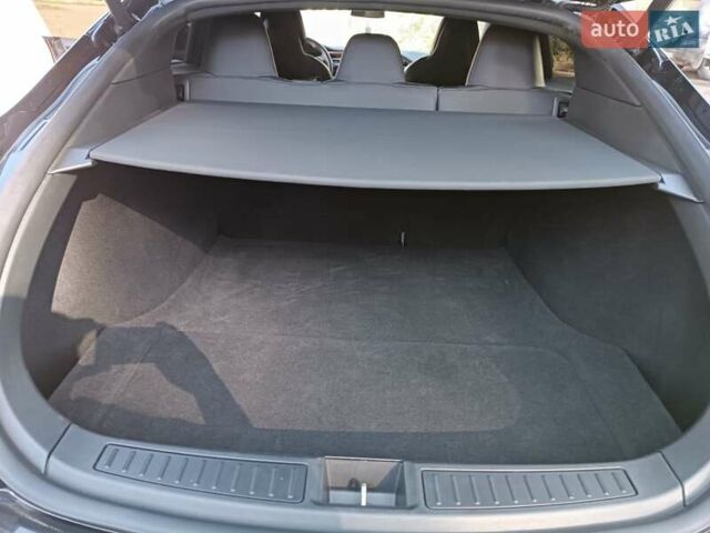 Чорний Тесла Модель С, об'ємом двигуна 0 л та пробігом 67 тис. км за 18999 $, фото 3 на Automoto.ua