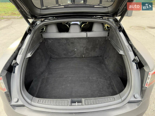 Черный Тесла Модель С, объемом двигателя 0 л и пробегом 290 тыс. км за 14999 $, фото 30 на Automoto.ua