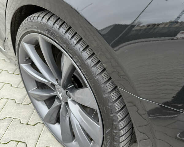 Черный Тесла Модель С, объемом двигателя 0 л и пробегом 248 тыс. км за 16000 $, фото 6 на Automoto.ua