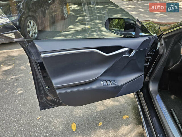 Чорний Тесла Модель С, об'ємом двигуна 0 л та пробігом 120 тис. км за 18900 $, фото 49 на Automoto.ua