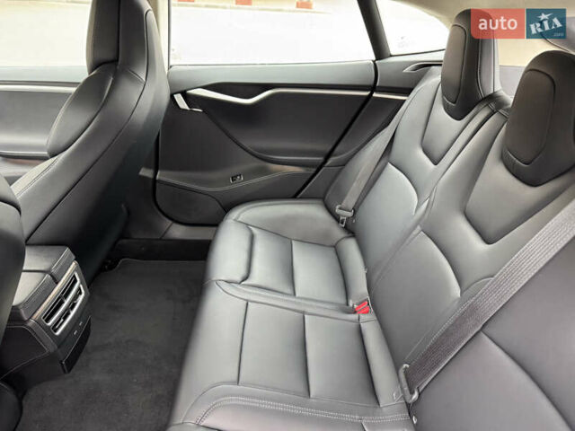 Черный Тесла Модель С, объемом двигателя 0 л и пробегом 122 тыс. км за 19300 $, фото 46 на Automoto.ua