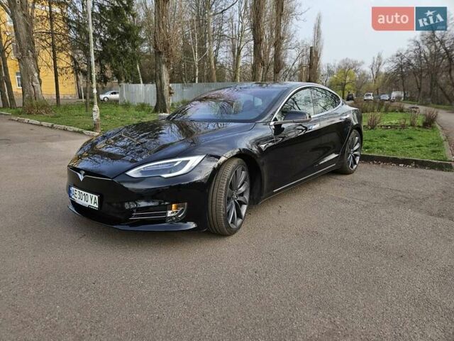 Черный Тесла Модель С, объемом двигателя 0 л и пробегом 30 тыс. км за 33500 $, фото 3 на Automoto.ua