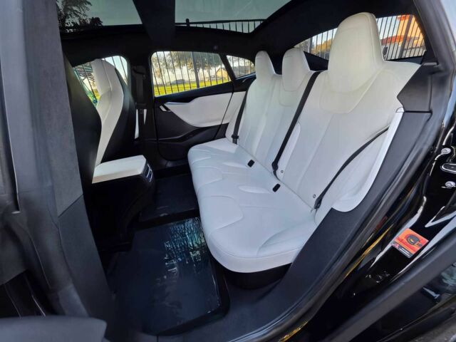 Черный Тесла Модель С, объемом двигателя 0 л и пробегом 68 тыс. км за 16700 $, фото 13 на Automoto.ua