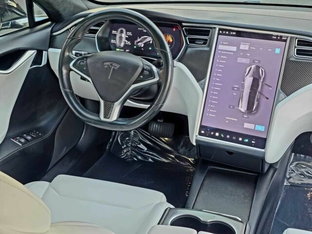 Черный Тесла Модель С, объемом двигателя 0 л и пробегом 68 тыс. км за 16700 $, фото 11 на Automoto.ua