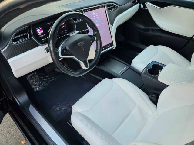 Черный Тесла Модель С, объемом двигателя 0 л и пробегом 68 тыс. км за 16700 $, фото 9 на Automoto.ua