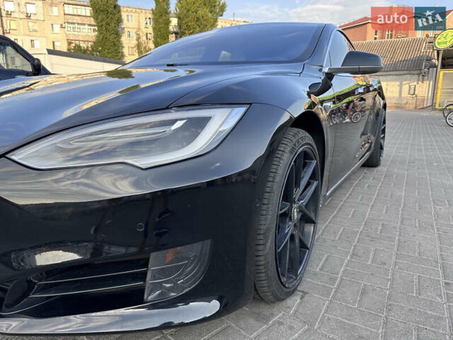 Черный Тесла Модель С, объемом двигателя 0 л и пробегом 44 тыс. км за 23000 $, фото 5 на Automoto.ua