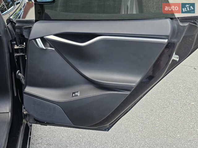 Чорний Тесла Модель С, об'ємом двигуна 0 л та пробігом 120 тис. км за 18900 $, фото 77 на Automoto.ua