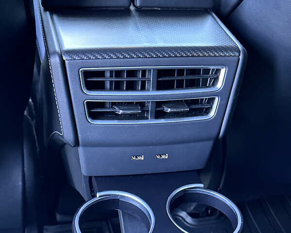 Черный Тесла Модель С, объемом двигателя 0 л и пробегом 150 тыс. км за 23333 $, фото 22 на Automoto.ua