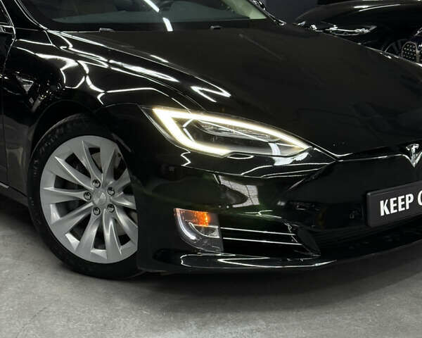 Черный Тесла Модель С, объемом двигателя 0 л и пробегом 97 тыс. км за 16500 $, фото 1 на Automoto.ua