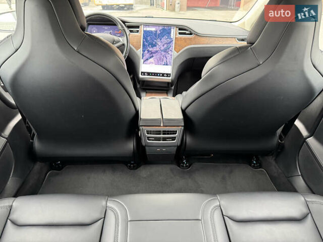 Черный Тесла Модель С, объемом двигателя 0 л и пробегом 122 тыс. км за 19300 $, фото 24 на Automoto.ua