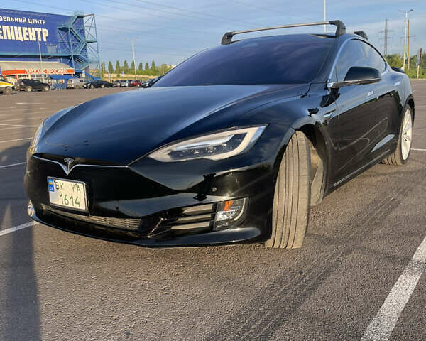 Чорний Тесла Модель С, об'ємом двигуна 0 л та пробігом 67 тис. км за 25000 $, фото 3 на Automoto.ua