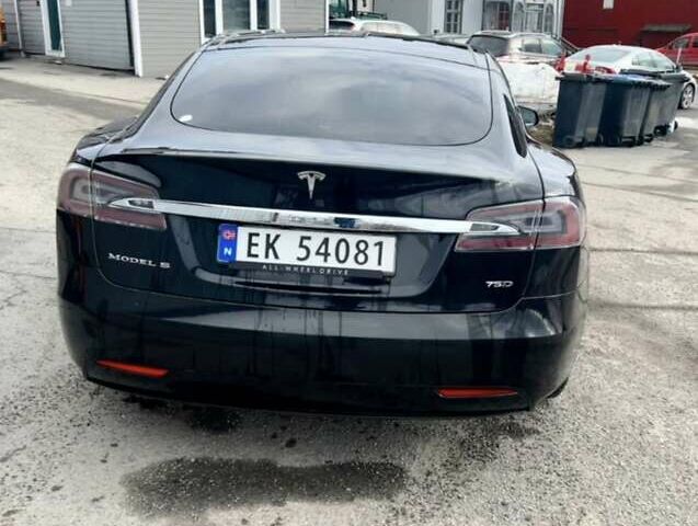 Черный Тесла Модель С, объемом двигателя 0 л и пробегом 176 тыс. км за 19000 $, фото 3 на Automoto.ua