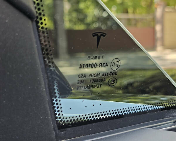 Чорний Тесла Модель С, об'ємом двигуна 0 л та пробігом 120 тис. км за 18900 $, фото 122 на Automoto.ua