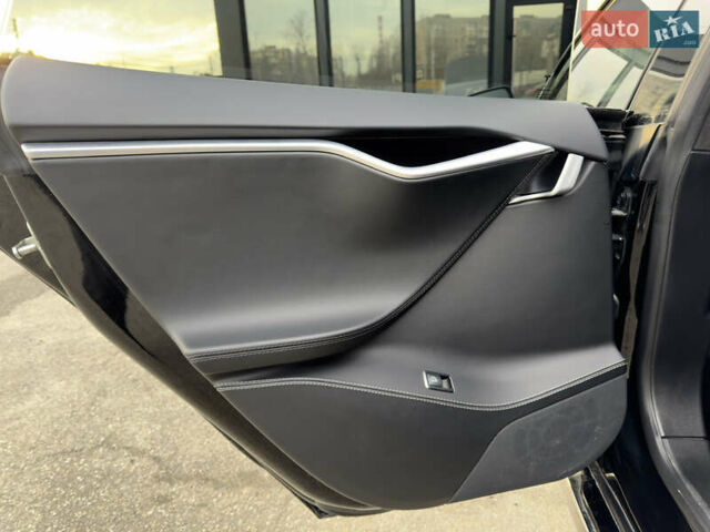 Черный Тесла Модель С, объемом двигателя 0 л и пробегом 290 тыс. км за 14999 $, фото 26 на Automoto.ua
