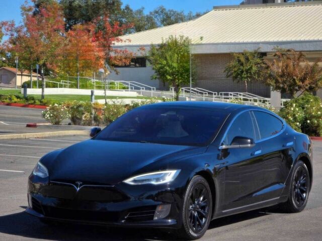 Черный Тесла Модель С, объемом двигателя 0 л и пробегом 68 тыс. км за 16700 $, фото 1 на Automoto.ua