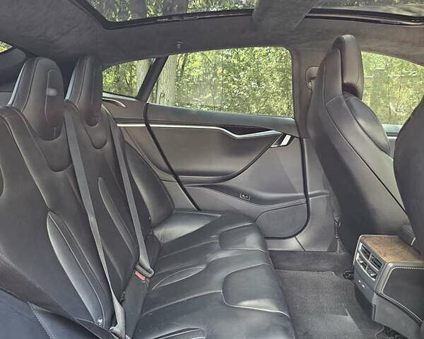 Чорний Тесла Модель С, об'ємом двигуна 0 л та пробігом 120 тис. км за 18900 $, фото 107 на Automoto.ua