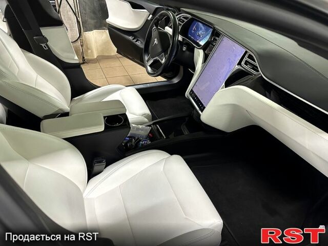 Чорний Тесла Модель С, об'ємом двигуна 0 л та пробігом 130 тис. км за 20500 $, фото 2 на Automoto.ua