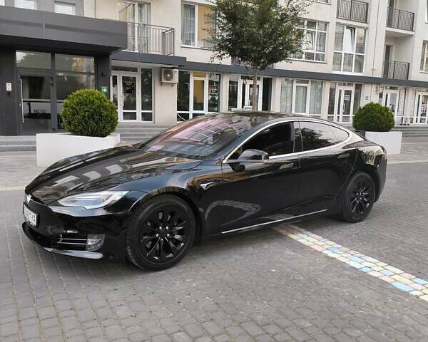 Чорний Тесла Модель С, об'ємом двигуна 0 л та пробігом 67 тис. км за 18999 $, фото 10 на Automoto.ua