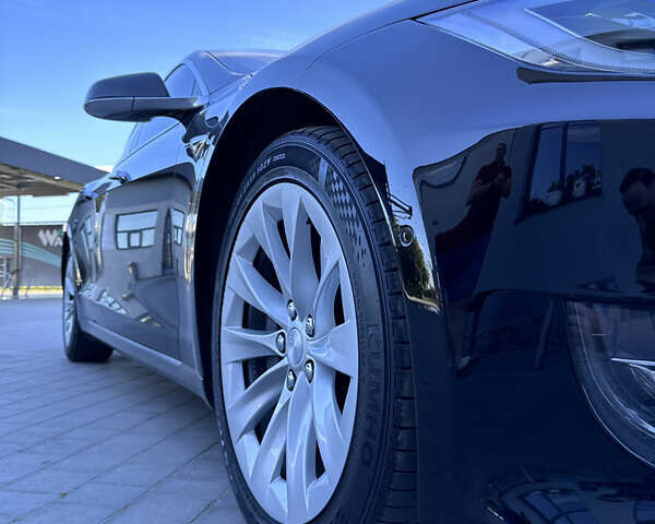 Черный Тесла Модель С, объемом двигателя 0 л и пробегом 150 тыс. км за 23333 $, фото 38 на Automoto.ua