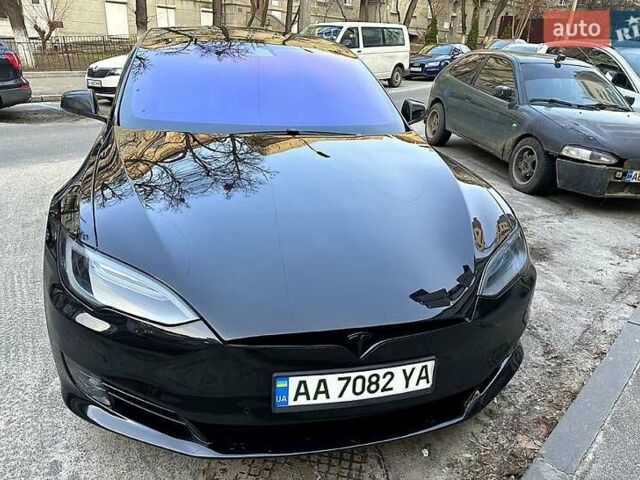 Черный Тесла Модель С, объемом двигателя 0 л и пробегом 130 тыс. км за 20500 $, фото 11 на Automoto.ua