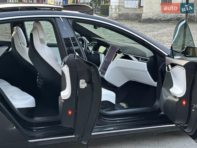 Черный Тесла Модель С, объемом двигателя 0 л и пробегом 60 тыс. км за 23499 $, фото 5 на Automoto.ua