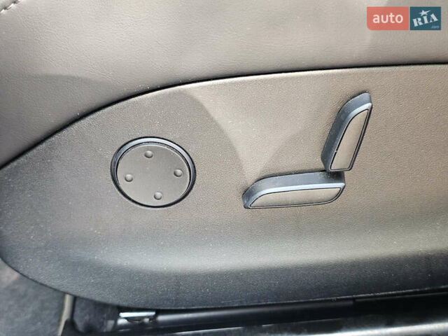 Чорний Тесла Модель С, об'ємом двигуна 0 л та пробігом 120 тис. км за 18900 $, фото 121 на Automoto.ua