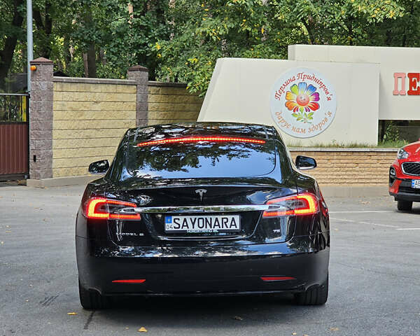 Чорний Тесла Модель С, об'ємом двигуна 0 л та пробігом 120 тис. км за 18900 $, фото 90 на Automoto.ua