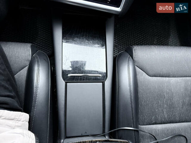 Черный Тесла Модель С, объемом двигателя 0 л и пробегом 292 тыс. км за 16000 $, фото 88 на Automoto.ua