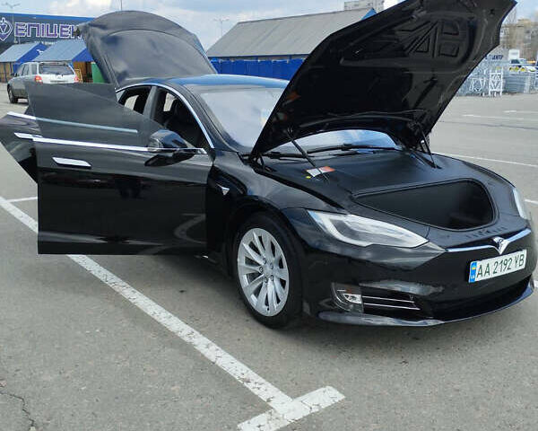 Черный Тесла Модель С, объемом двигателя 0 л и пробегом 56 тыс. км за 17500 $, фото 2 на Automoto.ua