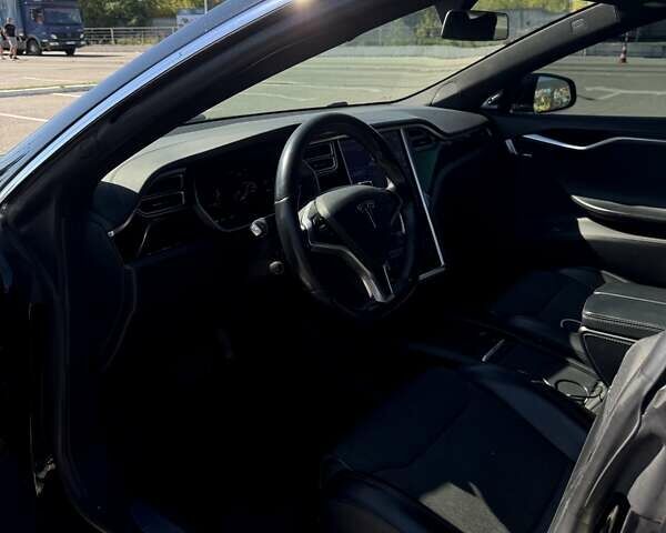 Тесла Модель С 2017 в Киеве на Automoto.ua Черный Тесла Модель С, объемом двигателя 0 л и пробегом 245 тыс. км за 18000 $, фото 7 на Automoto.ua
