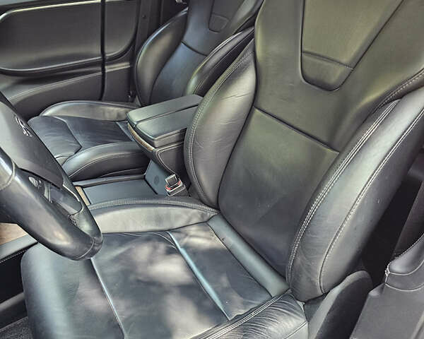 Чорний Тесла Модель С, об'ємом двигуна 0 л та пробігом 120 тис. км за 18900 $, фото 52 на Automoto.ua