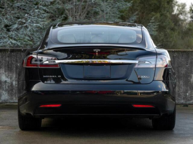 Черный Тесла Модель С, объемом двигателя 0 л и пробегом 66 тыс. км за 9800 $, фото 4 на Automoto.ua