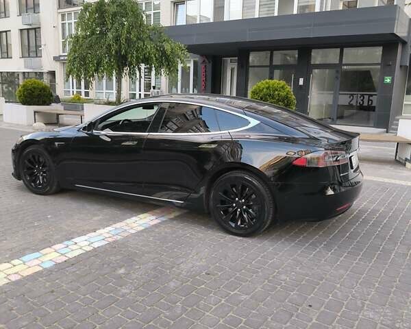 Чорний Тесла Модель С, об'ємом двигуна 0 л та пробігом 67 тис. км за 18999 $, фото 11 на Automoto.ua