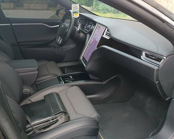 Черный Тесла Модель С, объемом двигателя 0 л и пробегом 67 тыс. км за 19900 $, фото 2 на Automoto.ua